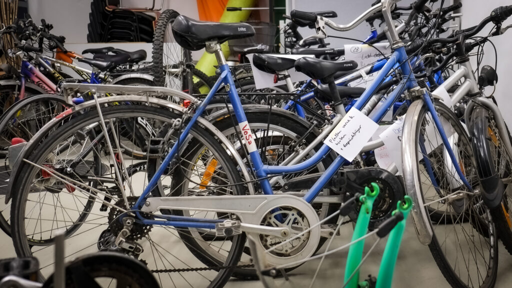 bike repair at vogelsang decathlon (2)